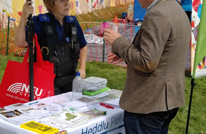 Havard discussing policing and crime prevention at the Llangadog Show